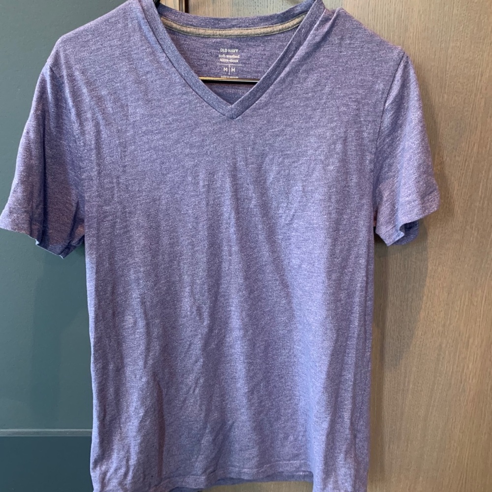 Men’s purple v neck tshirt